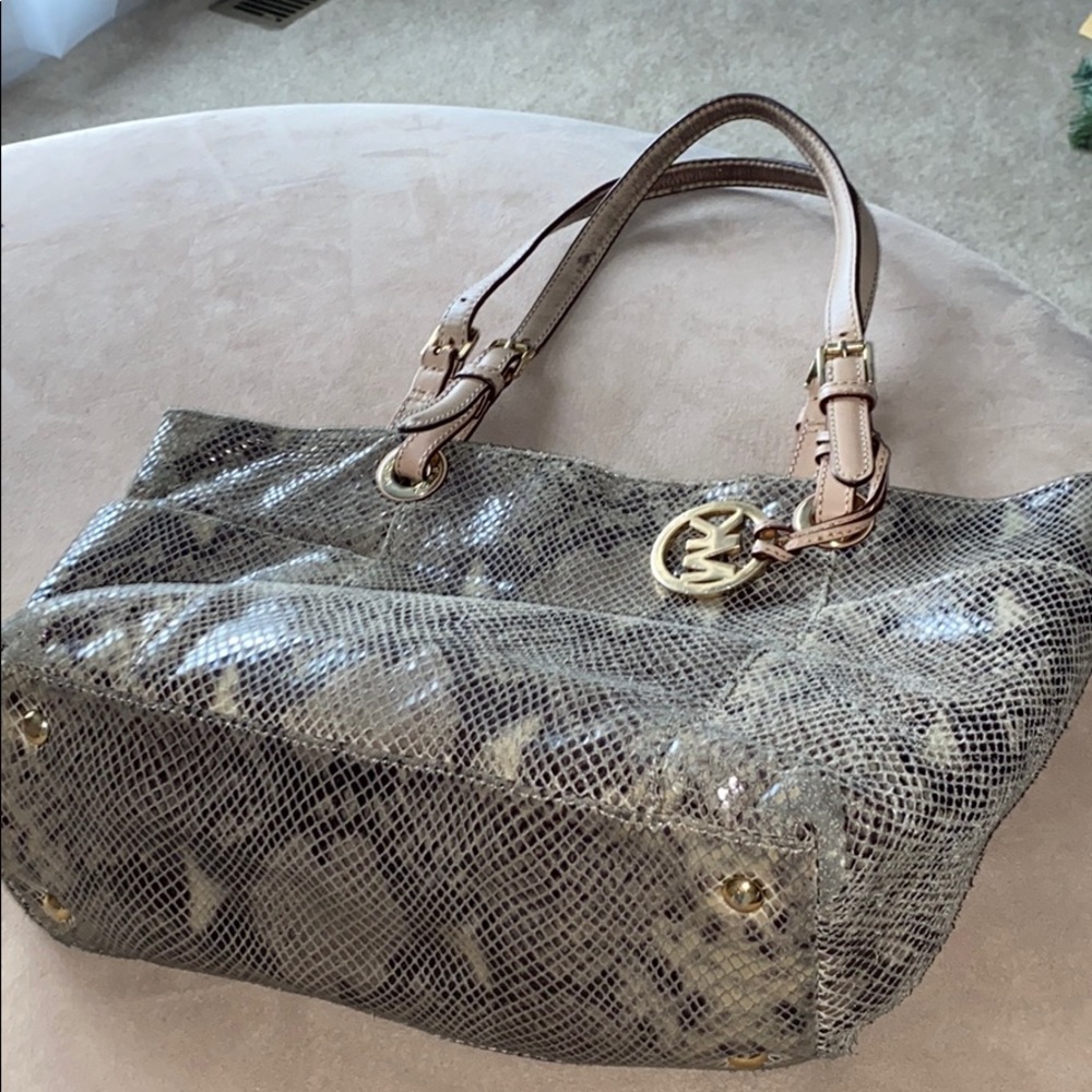 Michael KORS purse snake skin feel - Picture 1 of 12
